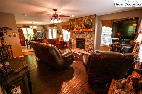 386 Grandview Dr, Seven Devils, NC 28604 photo 10