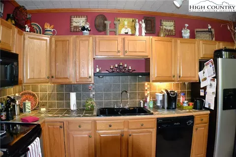 2156 Orchard Rd, Deep Gap, NC 28618 photo 21