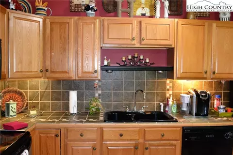 2156 Orchard Rd, Deep Gap, NC 28618 photo 22