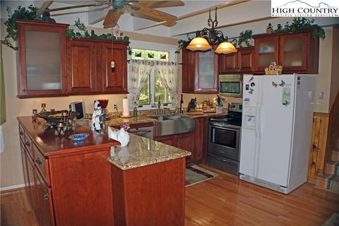 560 Schaffer Rd, Boone, NC 28607 photo 9
