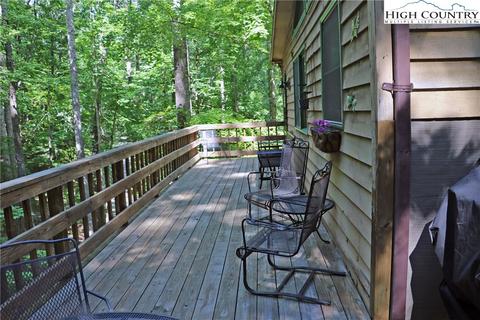 208 Saddle Ln, Deep Gap, NC 28618 photo 17