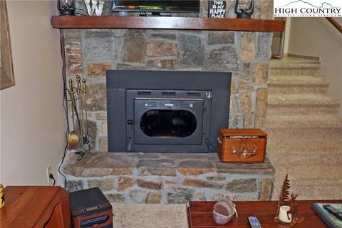208 Saddle Ln, Deep Gap, NC 28618 photo 7