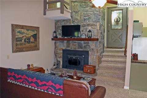 208 Saddle Ln, Deep Gap, NC 28618 photo 5