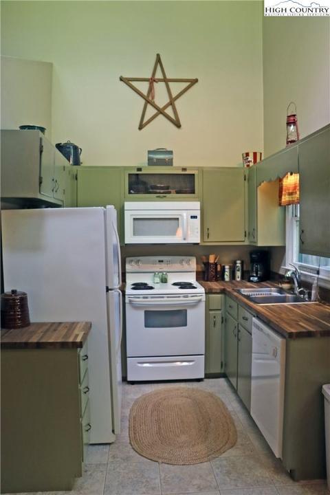 208 Saddle Ln, Deep Gap, NC 28618 photo 9