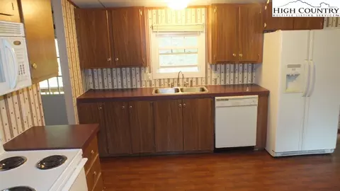 1476 Big Windfall Rd, Lansing, NC 28643 photo 16