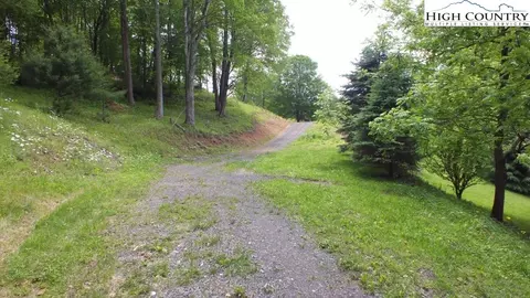 1476 Big Windfall Rd, Lansing, NC 28643 photo 10