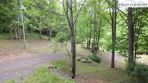 1476 Big Windfall Rd, Lansing, NC 28643 photo 3