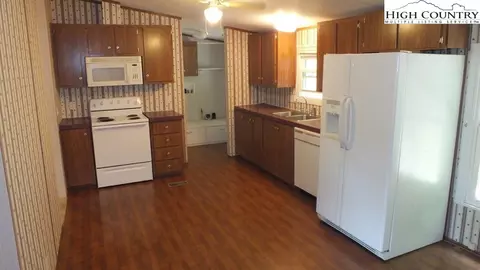 1476 Big Windfall Rd, Lansing, NC 28643 photo 15