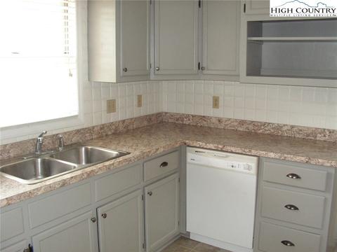 202 Fawn Drive Dr, Boone, NC 28607 photo 3