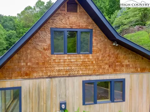 314 Ira Powers Rd, Lansing, NC 28643 photo 2