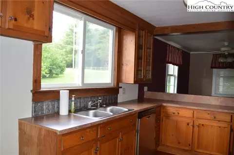 810 Fraser Rd, Sparta, NC 28675 photo 10
