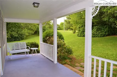 810 Fraser Rd, Sparta, NC 28675 photo 4