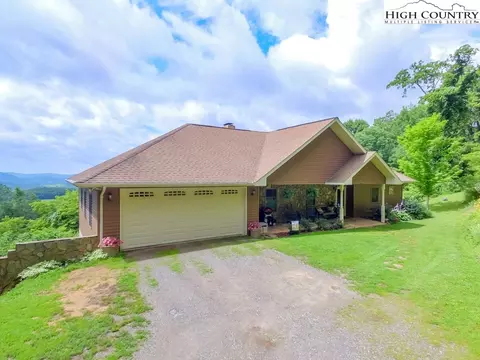 531 Dayspring Dr, Boone, NC 28607 photo 2
