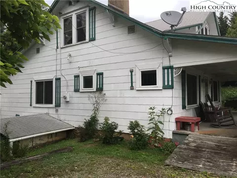 201 Cherry St, Sparta, NC 28675 photo 9