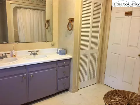 201 Cherry St, Sparta, NC 28675 photo 11