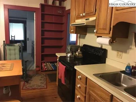 201 Cherry St, Sparta, NC 28675 photo 2