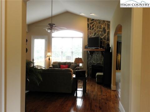 133 Wimbledon Dr, Roaring Gap, NC 28668 photo 3