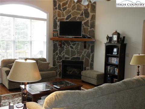 133 Wimbledon Dr, Roaring Gap, NC 28668 photo 2