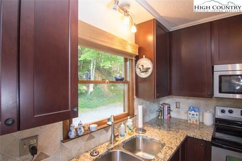 623 Memory Ln, Deep Gap, NC 28618 photo 14