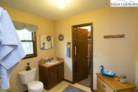 623 Memory Ln, Deep Gap, NC 28618 photo 30