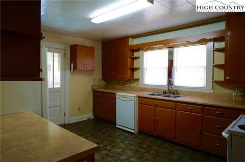 5984 Old 421 S Hwy, Deep Gap, NC 28618 photo 16