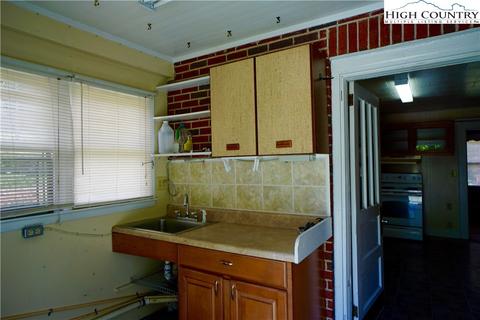 5984 Old 421 S Hwy, Deep Gap, NC 28618 photo 17