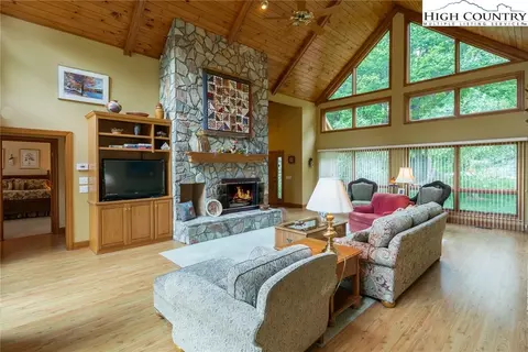 204 Belmont Dr, Boone, NC 28607 photo 8