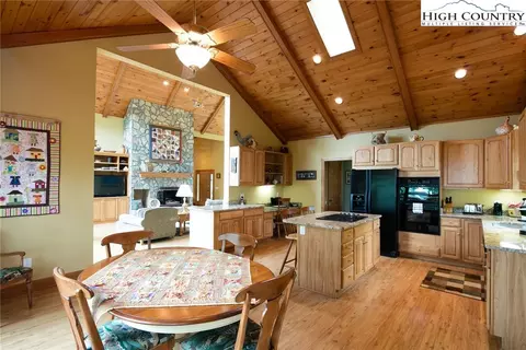 204 Belmont Dr, Boone, NC 28607 photo 6
