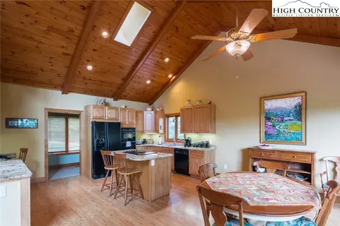 204 Belmont Dr, Boone, NC 28607 photo 5