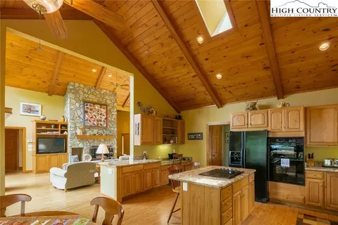 204 Belmont Dr, Boone, NC 28607 photo 4
