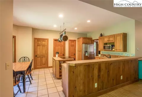828 Deck Hill Rd, Boone, NC 28607 photo 5
