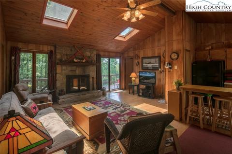 844 Laurel Cir, Deep Gap, NC 28618 photo 21