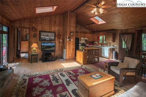844 Laurel Cir, Deep Gap, NC 28618 photo 14