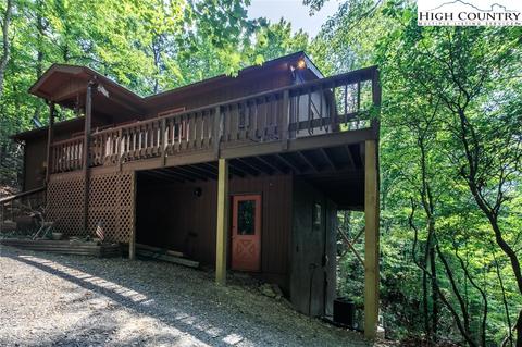 844 Laurel Cir, Deep Gap, NC 28618 photo 3