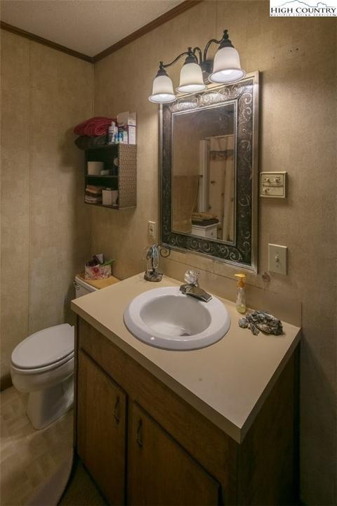 844 Laurel Cir, Deep Gap, NC 28618 photo 24