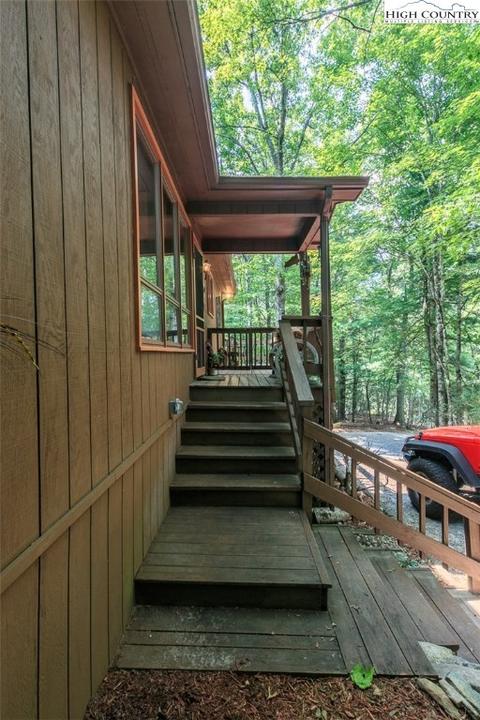 844 Laurel Cir, Deep Gap, NC 28618 photo 25
