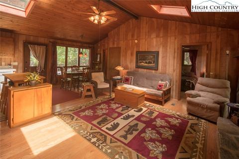 844 Laurel Cir, Deep Gap, NC 28618 photo 13