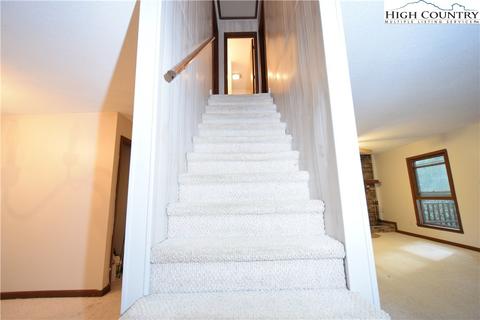 186 Hemlock Dr, Deep Gap, NC 28618 photo 8