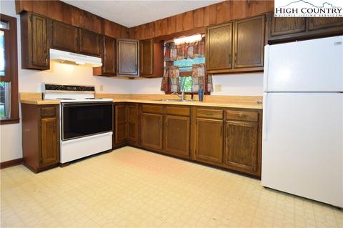 186 Hemlock Dr, Deep Gap, NC 28618 photo 4