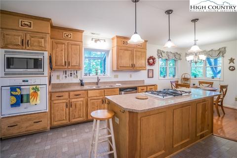 1176 Old Hampton Rd, Boone, NC 28607 photo 14