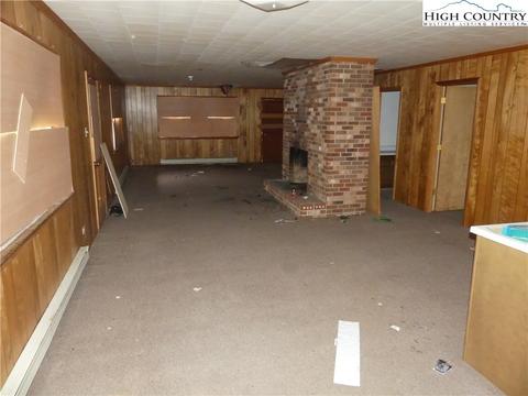 451 Walnut Ln, Vilas, NC 28692 photo 9