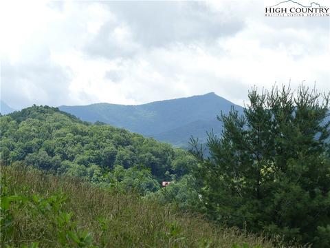 451 Walnut Ln, Vilas, NC 28692 photo 6