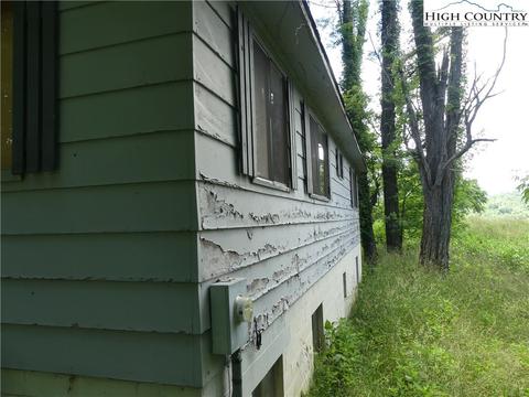 451 Walnut Ln, Vilas, NC 28692 photo 5