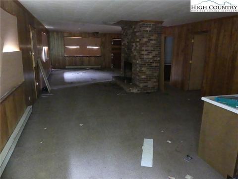 451 Walnut Ln, Vilas, NC 28692 photo 8