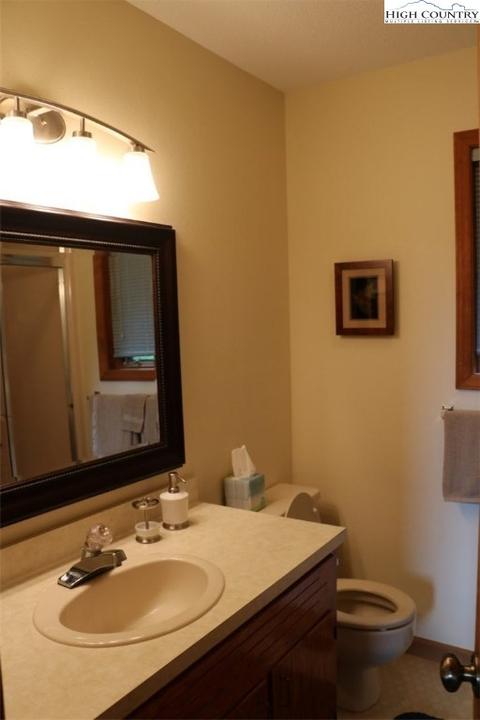 437 Overlook Dr, Deep Gap, NC 28618 photo 15