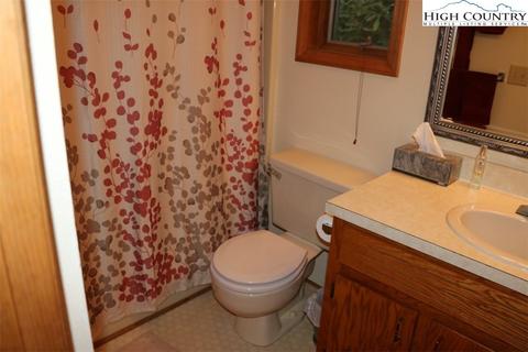 437 Overlook Dr, Deep Gap, NC 28618 photo 13