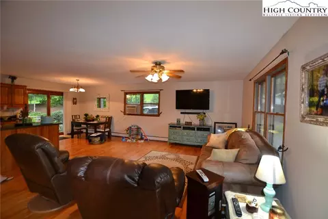 413 Academy St, Jefferson, NC 28640 photo 10