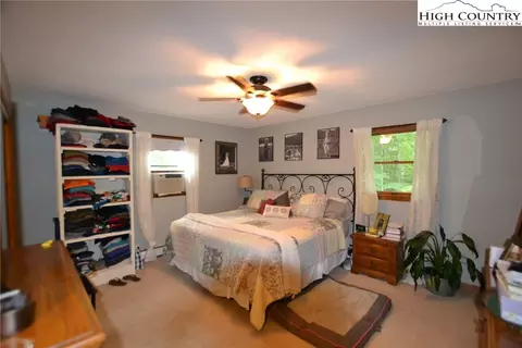 413 Academy St, Jefferson, NC 28640 photo 11