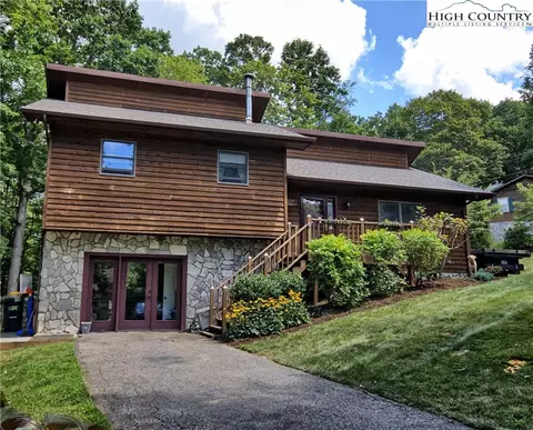 413 Academy St, Jefferson, NC 28640 photo 1