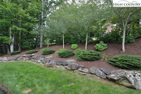 413 Academy St, Jefferson, NC 28640 photo 4
